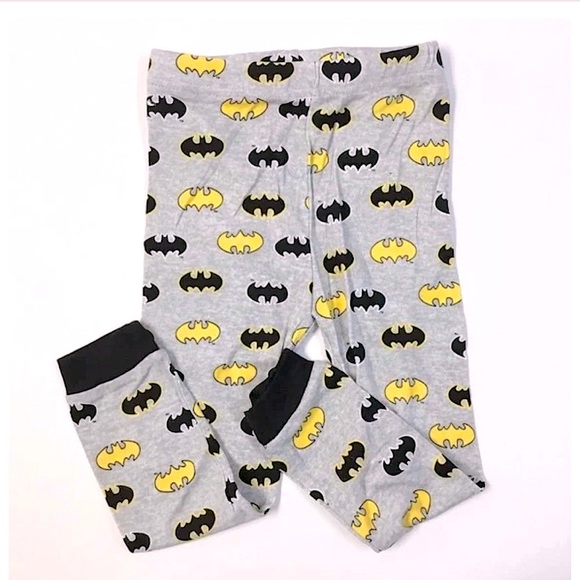 Batman 2 Piece Pajama Set - Pants and Short Sleeve Shirt, Toddler Size 2T. - Picture 5 of 7